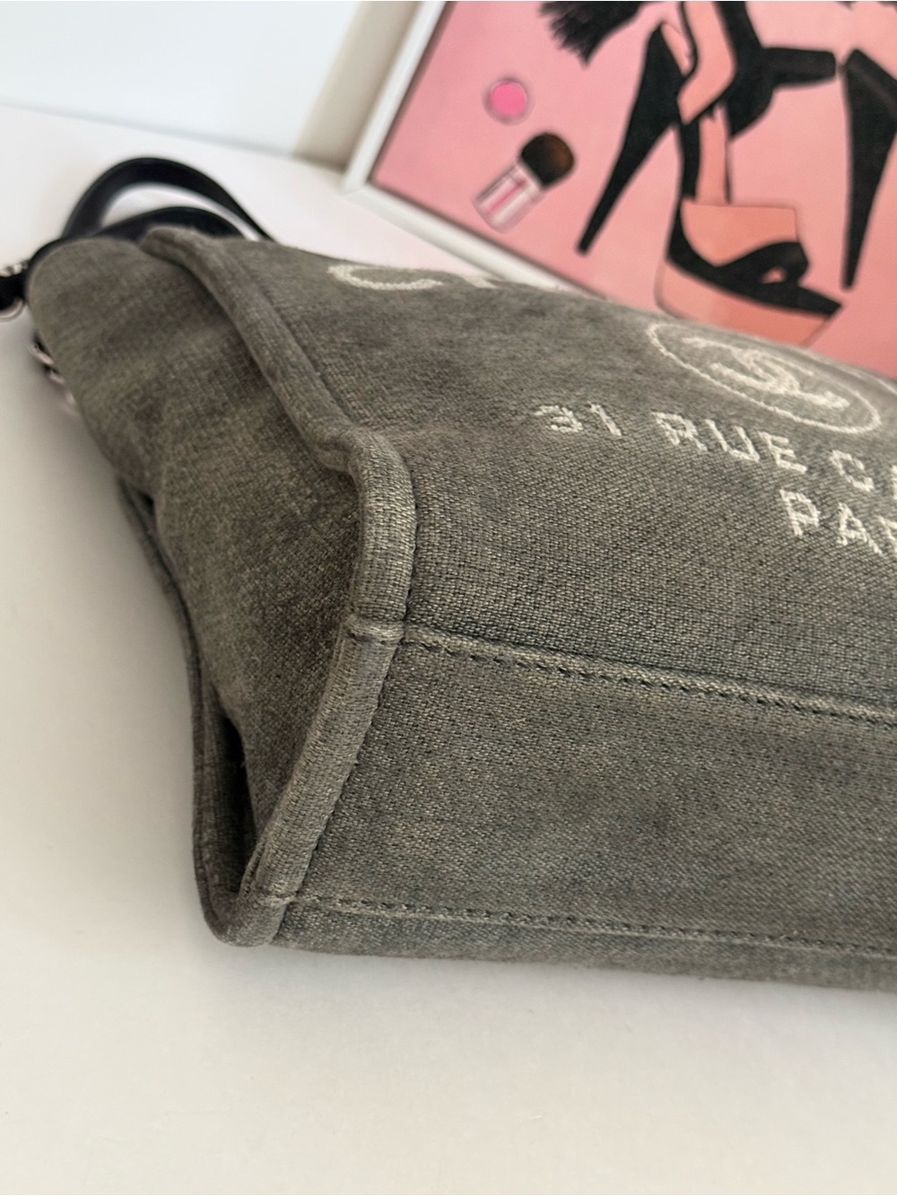CHANEL Mini Deauville “31 Rue Cambon Paris”Tote bag 🌟 - Picture 14 of 17